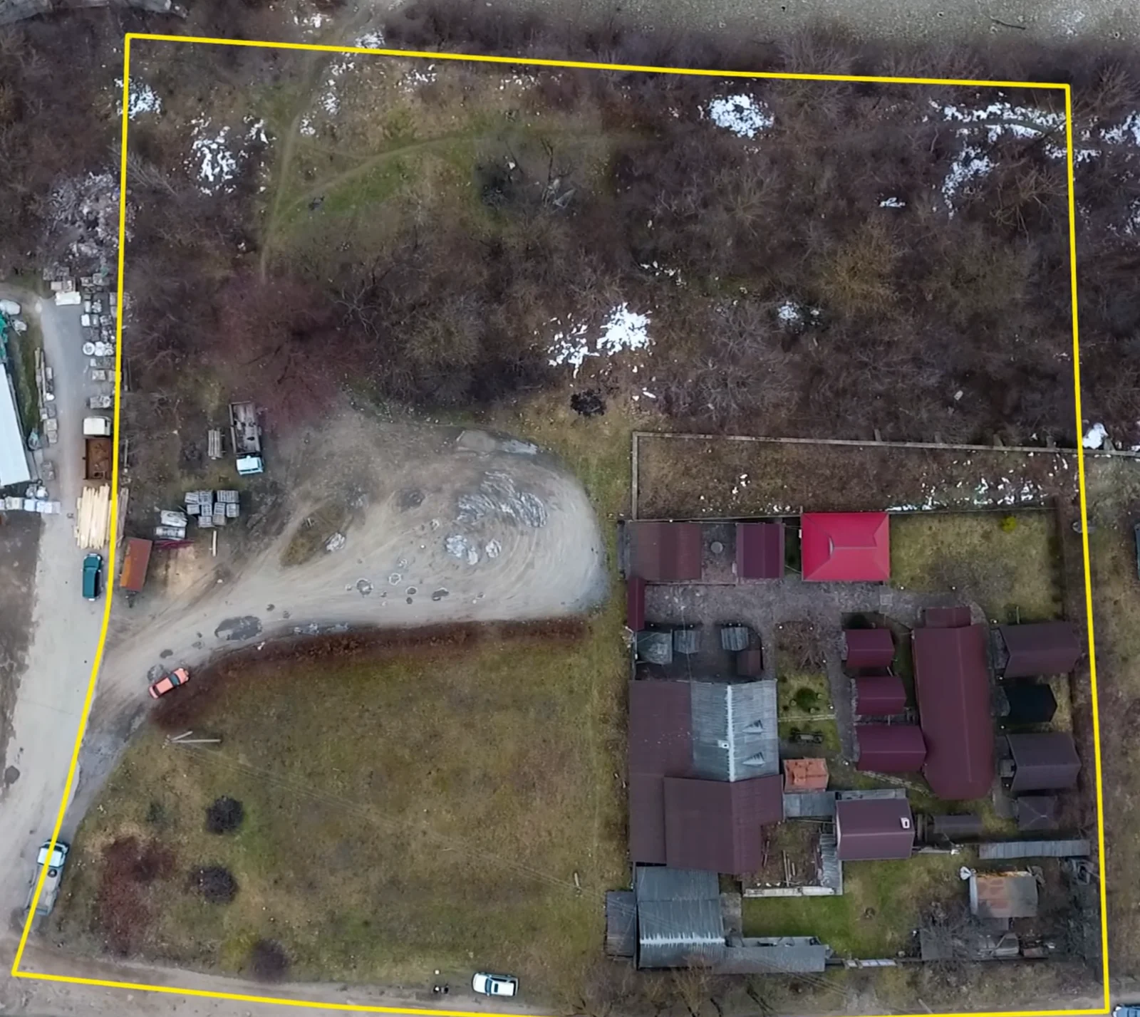 Аерофото ділянки на продаж — межі території 0,81 га та існуючі будівлі біля Коломиї